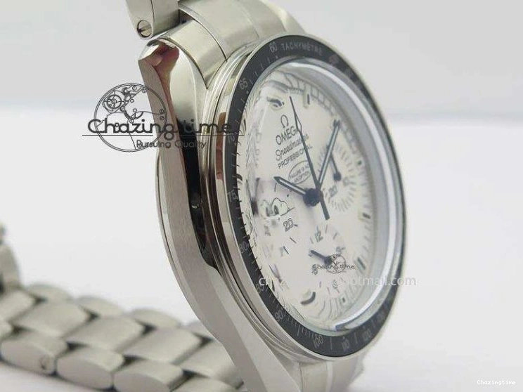 0516 Efficient Speedmaster JHF SS Snoopy Award 45th Anniversary White dial On SS Bracelet 8239